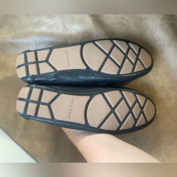 Cole Haan Women's Evelyn Bow Driver Black Leather Loafers Size 8.5B - Picture 4 of 10